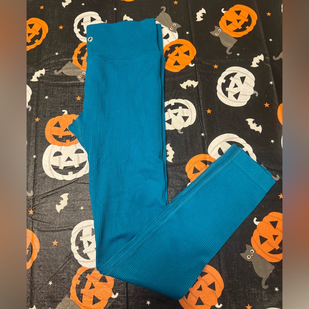 Ribbed turquoise leggings size large EUC